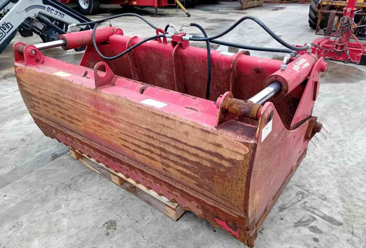 Redrock Allround 85-200 kuilhapper Volvo L30 aansl. voermachines - Attrezzatura per silaggio: foto 1 Redrock Allround 85-200 kuilhapper Volvo L30 aansl. voermachines - Attrezzatura per silaggio: foto 1