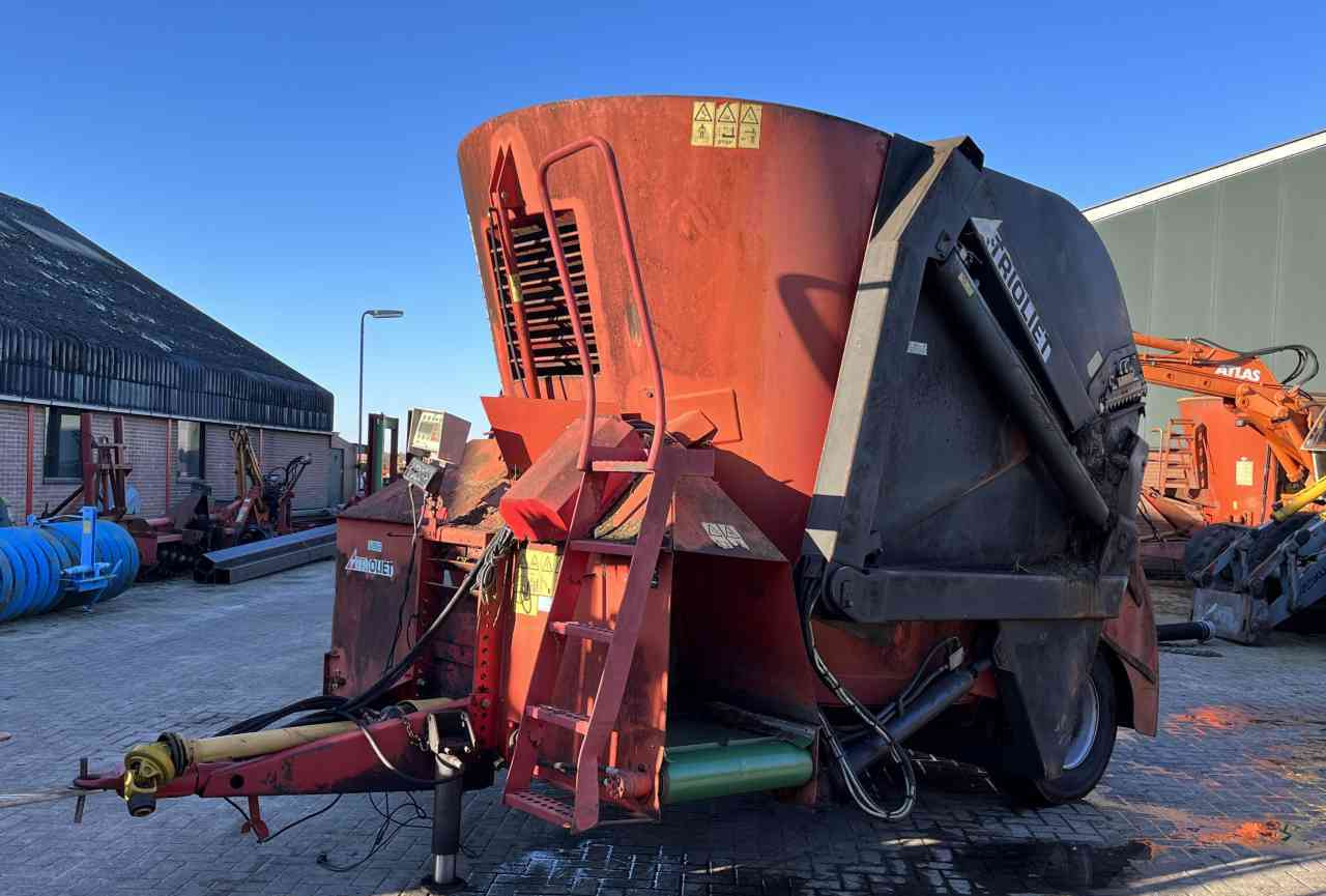 Trioliet Triomix 1200 zelfladende voermengwagen voermachines - Carro miscelatore: foto 5 Trioliet Triomix 1200 zelfladende voermengwagen voermachines - Carro miscelatore: foto 5