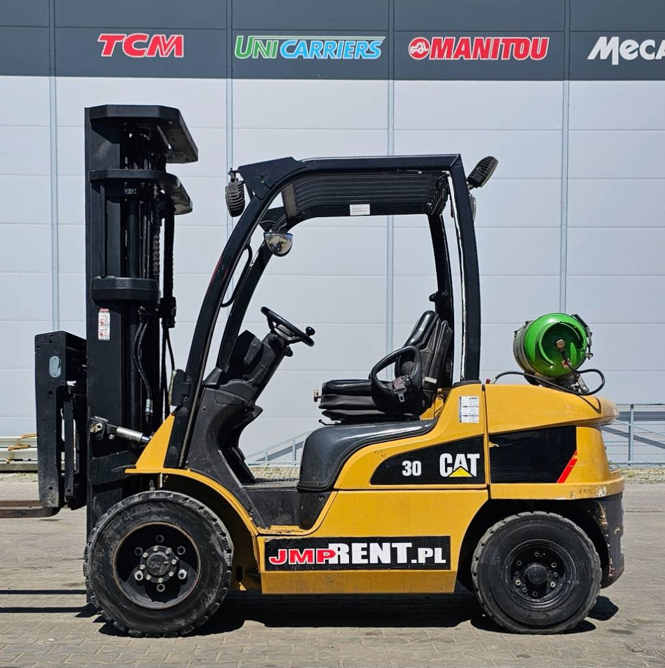 CAT GP 30 N - Carrello elevatore a gas: foto 3 CAT GP 30 N - Carrello elevatore a gas: foto 3