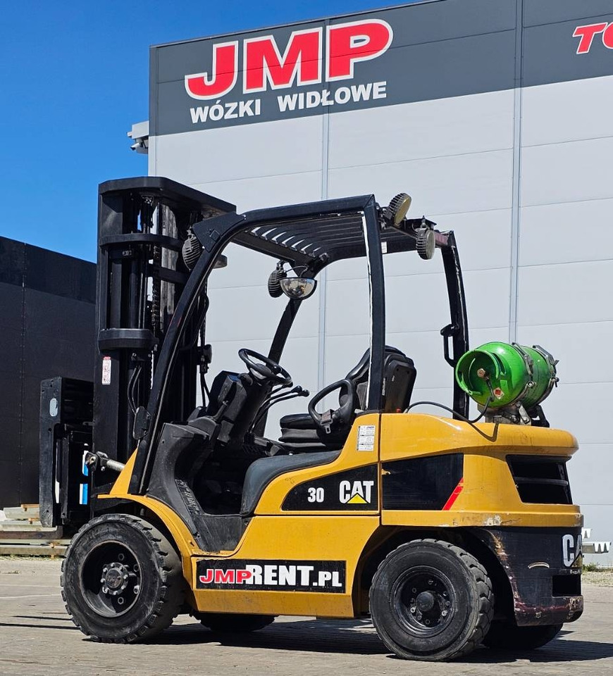 CAT GP 30 N - Carrello elevatore a gas: foto 1 CAT GP 30 N - Carrello elevatore a gas: foto 1