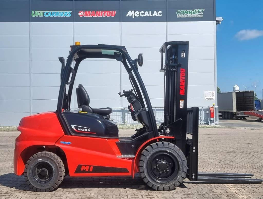Manitou MI 30 D UNUSED TRIPLEX !! SALE - Carrello elevatore diesel: foto 1 Manitou MI 30 D UNUSED TRIPLEX !! SALE - Carrello elevatore diesel: foto 1