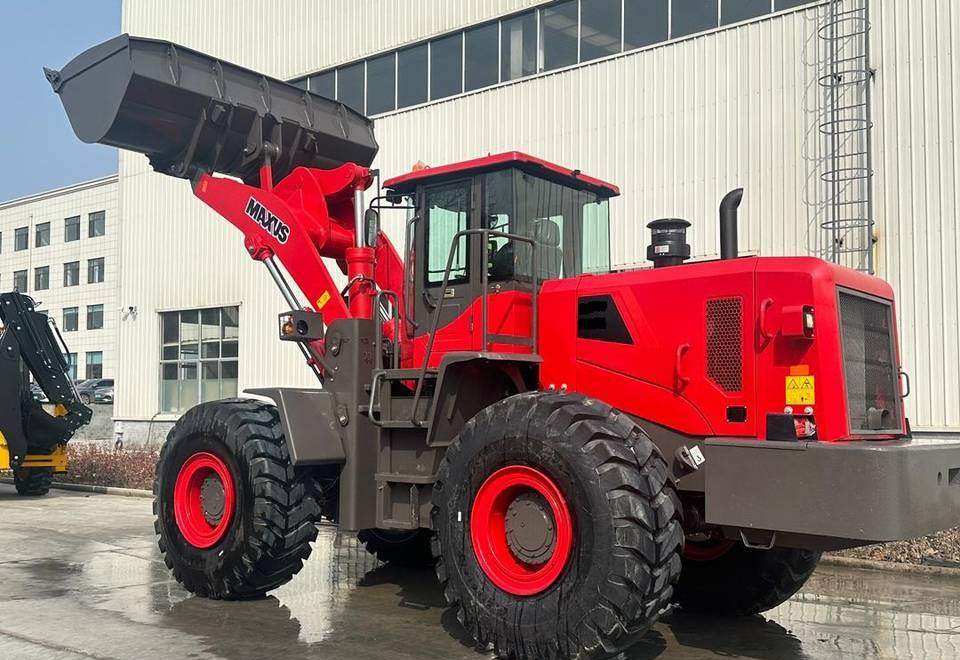 Trattore nuovo NEW MAXUS 180 HP Tractor + Loader Warranty up to 10 YEARS Новий MAXUS Трактор 180 К.с. + Навантажувач Гарантія до 10 РОКІВ Nowy MAXUS Traktor 180 KM + Ładowacz Gwarancja do 10 LAT: foto 11