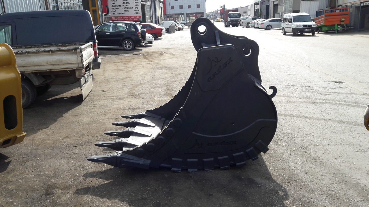 KOMATSU - Benna per escavatore per Macchina da cantiere: foto 2 KOMATSU - Benna per escavatore per Macchina da cantiere: foto 2