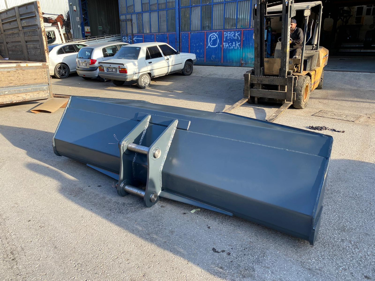 Komatsu PC200 - Benna per escavatore per Macchina da cantiere: foto 4 Komatsu PC200 - Benna per escavatore per Macchina da cantiere: foto 4