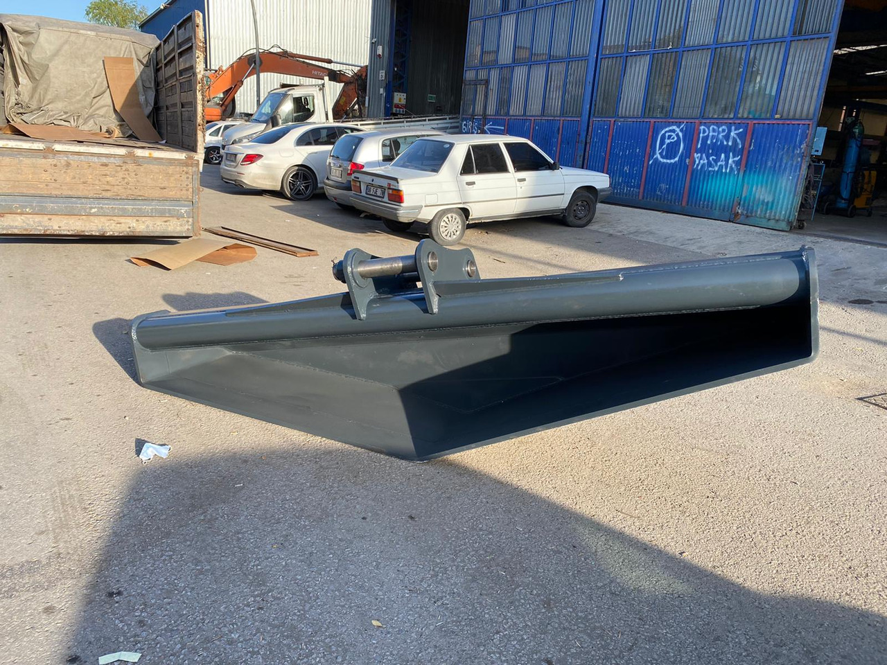 Komatsu PC200 - Benna per escavatore per Macchina da cantiere: foto 2 Komatsu PC200 - Benna per escavatore per Macchina da cantiere: foto 2