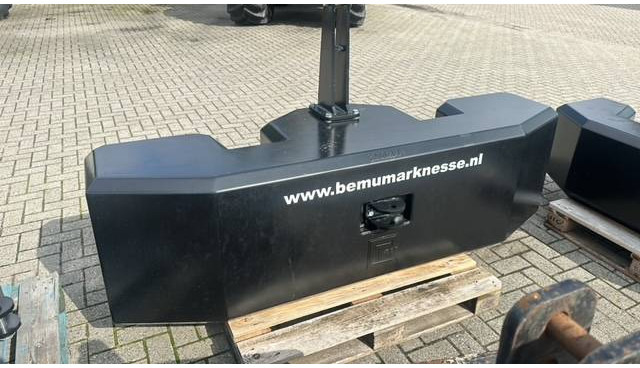 Gewichtenblok 2500 KG Ertscomposiet - Contrappeso per Macchina agricola: foto 1 Gewichtenblok 2500 KG Ertscomposiet - Contrappeso per Macchina agricola: foto 1