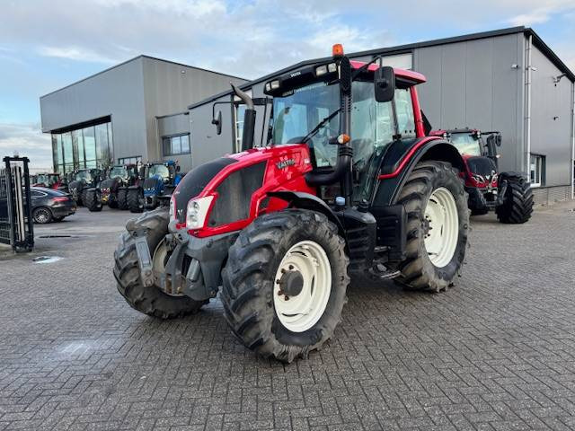 Valtra N123 Hitech5 - Trattore: foto 4 Valtra N123 Hitech5 - Trattore: foto 4