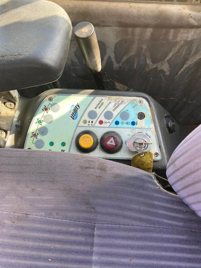 Escavatore gommato Komatsu PW95: foto 10