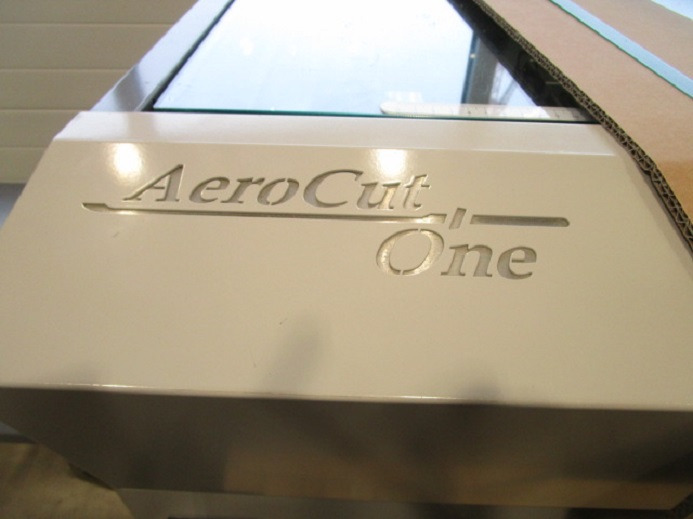 AUTOMATISCHES SCHNEIDSYSTEM UCHIDA AEROCUT ONE - Taglierina per carta: foto 3 AUTOMATISCHES SCHNEIDSYSTEM UCHIDA AEROCUT ONE - Taglierina per carta: foto 3