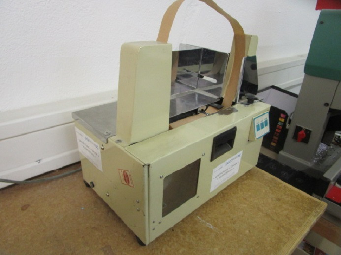 BANDEROLIERMASCHINE TANNER JC200 80 - Macchina per imballaggio: foto 3 BANDEROLIERMASCHINE TANNER JC200 80 - Macchina per imballaggio: foto 3