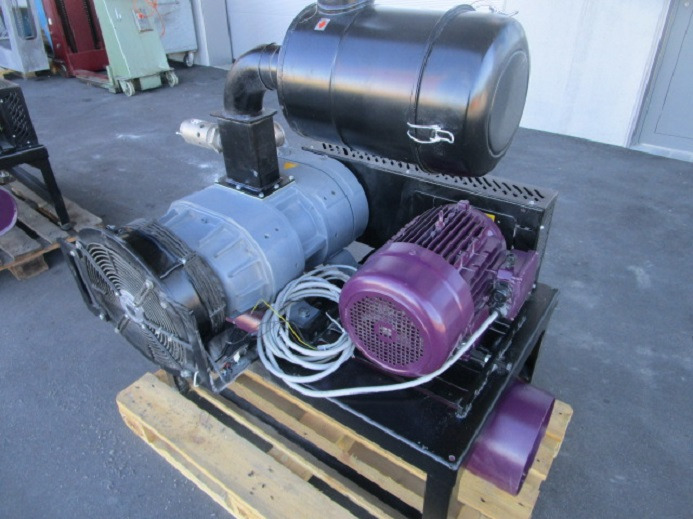 BARRATI VAKUUMPUMPE MIT GESTELL MIT ANSAUGFILTER UND SCHALLDÄMPFER - Macchina per imballaggio: foto 3 BARRATI VAKUUMPUMPE MIT GESTELL MIT ANSAUGFILTER UND SCHALLDÄMPFER - Macchina per imballaggio: foto 3