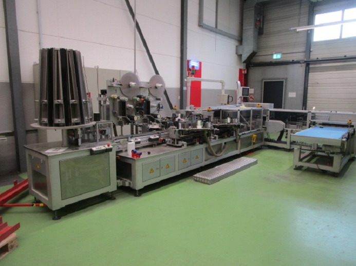 BECHER ETIKETTIERANLAGE SCHLEUTER GU 4S 6 - Macchina per imballaggio: foto 1 BECHER ETIKETTIERANLAGE SCHLEUTER GU 4S 6 - Macchina per imballaggio: foto 1