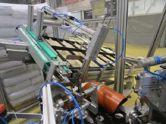 Macchina per imballaggio DECKEL ETIKETTIER ANLAGE SCHLEUTER GU 2 DU (RUNDLÄUFER) MIT LÖFFELEINLEGESTATION RNA SRC-N-630-1R: foto 7 Macchina per imballaggio DECKEL ETIKETTIER ANLAGE SCHLEUTER GU 2 DU (RUNDLÄUFER) MIT LÖFFELEINLEGESTATION RNA SRC-N-630-1R: foto 7