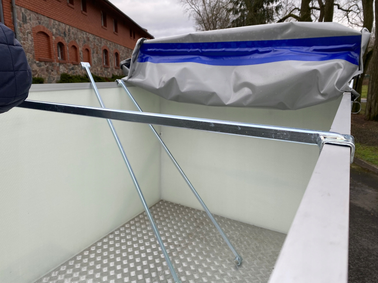 Leasing di  PRZYCZEPA DO PRZEWOZU ŚWIŃ / BYDŁA, DMC 2700 / TRAILER FOR TRANSPORTING PIGS / CATTLE, DMC 2700 PRZYCZEPA DO PRZEWOZU ŚWIŃ / BYDŁA, DMC 2700 / TRAILER FOR TRANSPORTING PIGS / CATTLE, DMC 2700: foto 10