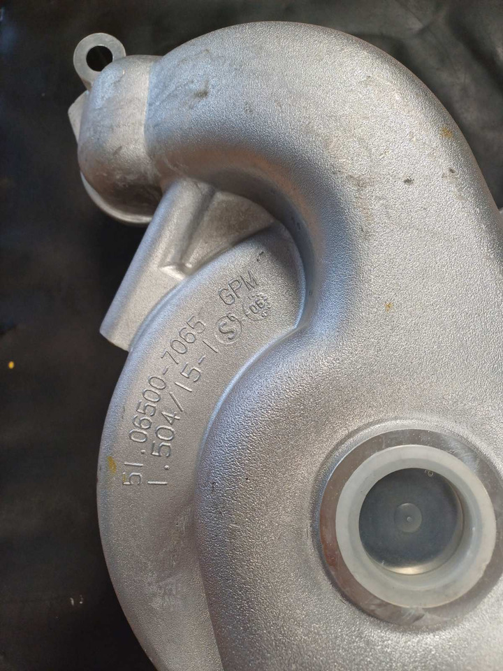 MAN OE - Pompa del liquido di raffreddamento: foto 3 MAN OE - Pompa del liquido di raffreddamento: foto 3