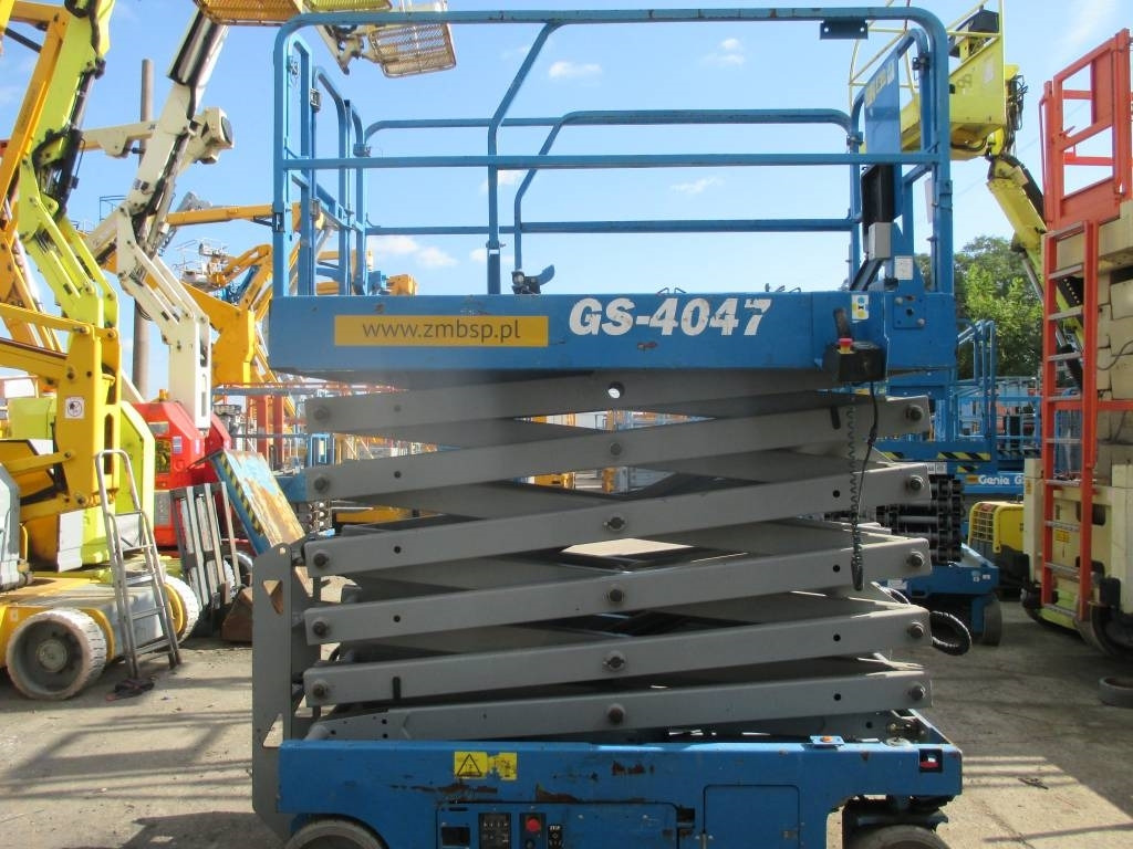 Genie GS 4047 - Piattaforma a pantografo: foto 5 Genie GS 4047 - Piattaforma a pantografo: foto 5