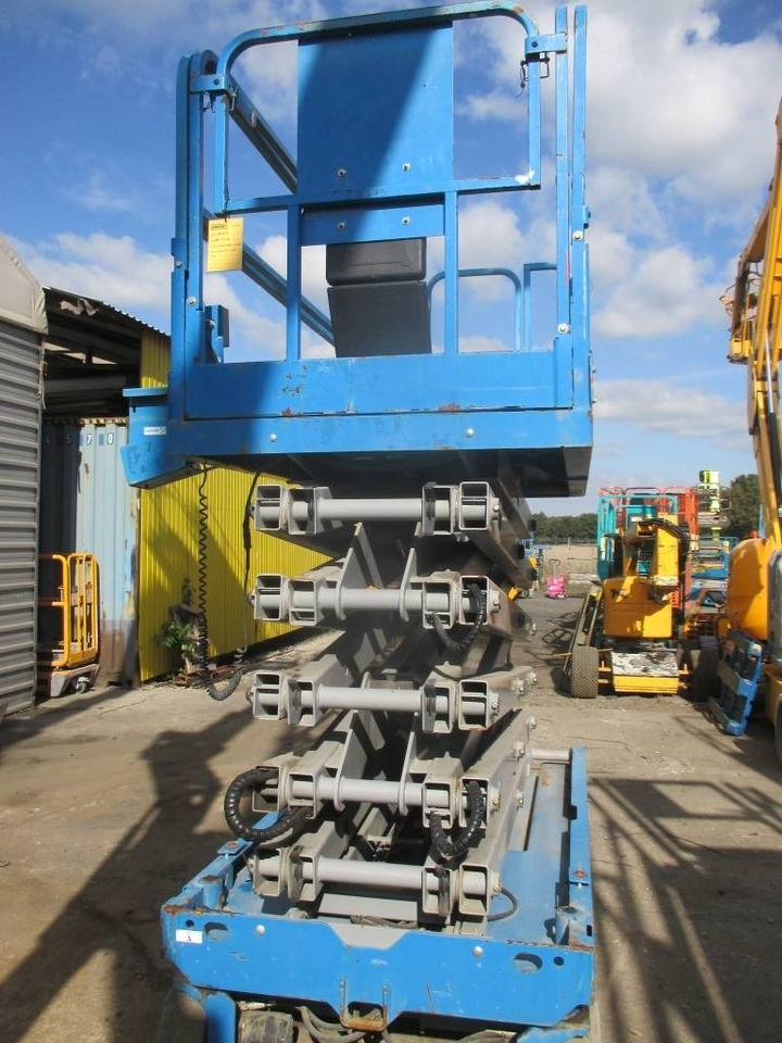 Genie GS 4047 - Piattaforma a pantografo: foto 3 Genie GS 4047 - Piattaforma a pantografo: foto 3