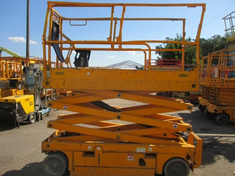 Haulotte Compact 8 - Piattaforma a pantografo: foto 4 Haulotte Compact 8 - Piattaforma a pantografo: foto 4