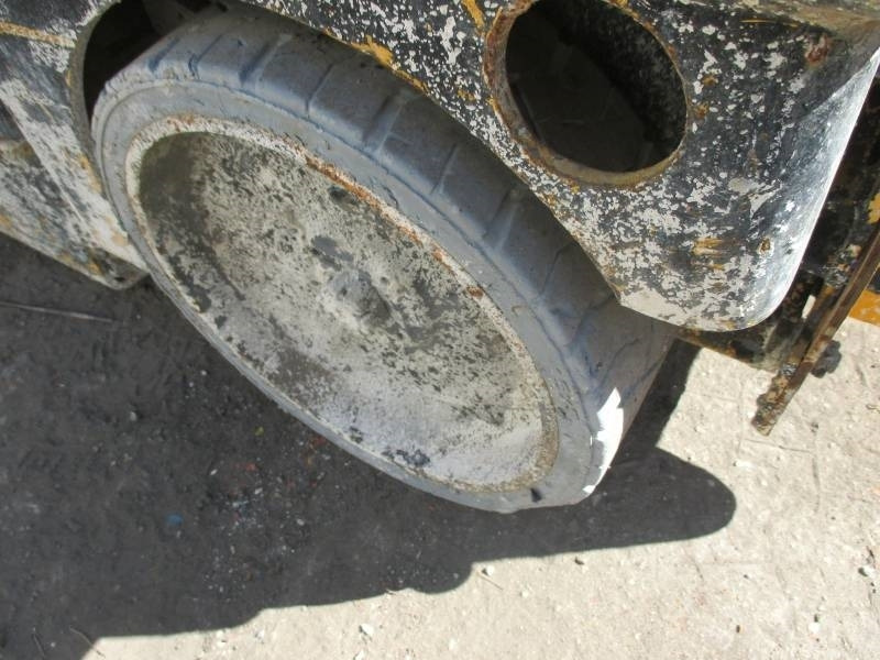 Piattaforma a pantografo Haulotte Compact 8: foto 11 Piattaforma a pantografo Haulotte Compact 8: foto 11