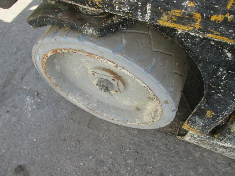 Piattaforma a pantografo Haulotte Compact 8: foto 12 Piattaforma a pantografo Haulotte Compact 8: foto 12