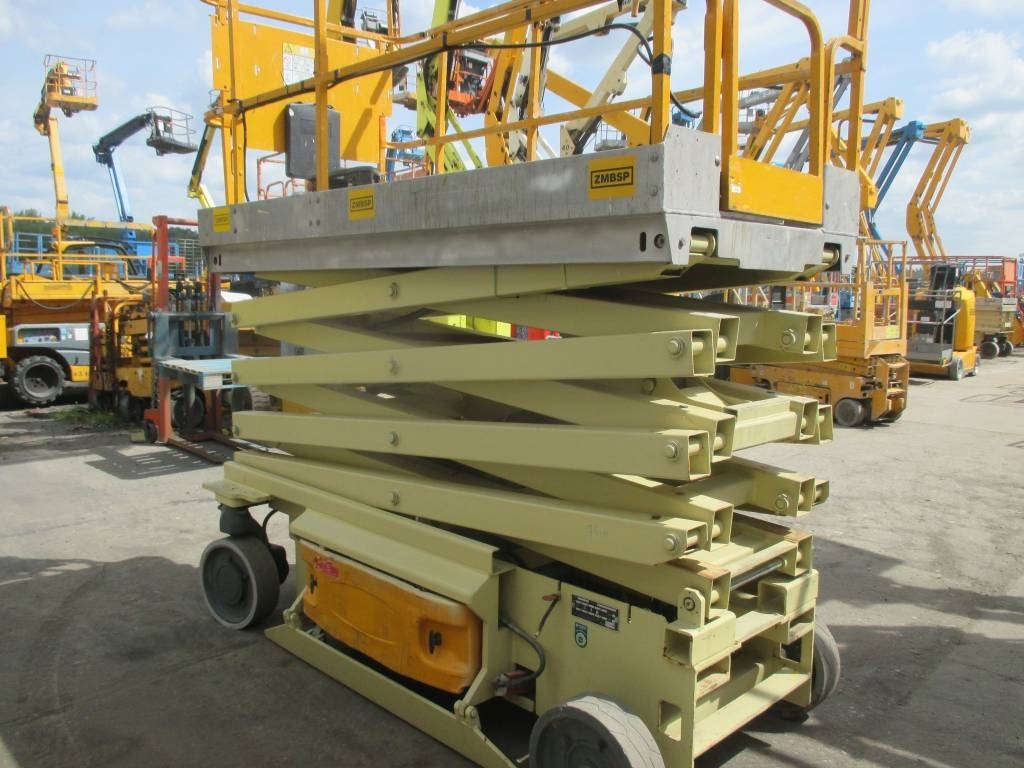 JLG 3246 ES - Piattaforma a pantografo: foto 4 JLG 3246 ES - Piattaforma a pantografo: foto 4