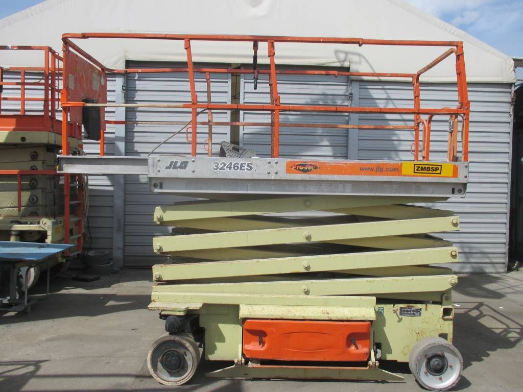 JLG 3246 ES - Piattaforma a pantografo: foto 1 JLG 3246 ES - Piattaforma a pantografo: foto 1