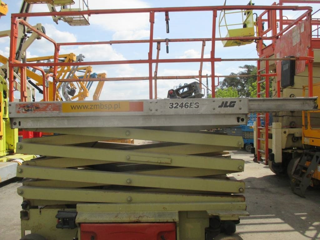 JLG 3246 ES - Piattaforma a pantografo: foto 5 JLG 3246 ES - Piattaforma a pantografo: foto 5
