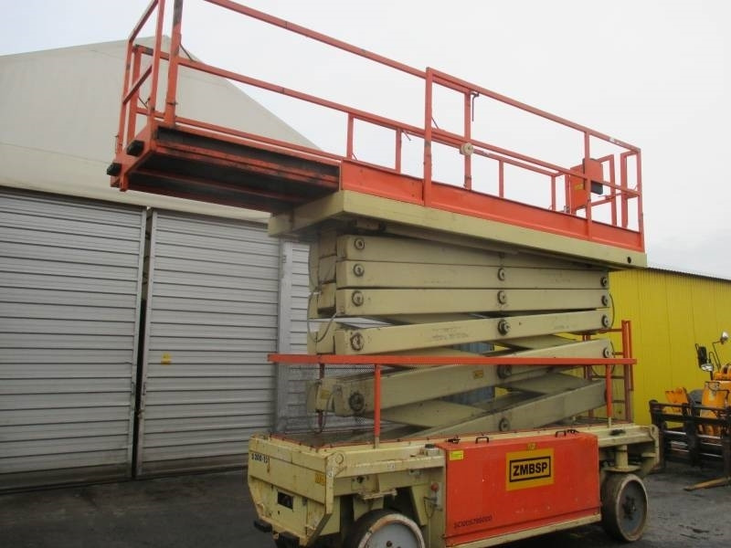 JLG Liftlux 180-12 - Piattaforma a pantografo: foto 2 JLG Liftlux 180-12 - Piattaforma a pantografo: foto 2