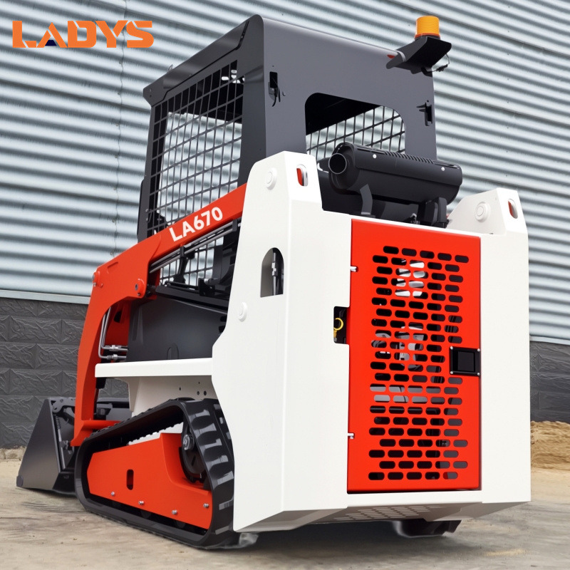 LADYS LA670 Mini Small Skid Steer Loader Compact Track Diesel Mini Skid Steer Loader For Sale With Small Mini Skid Steer Attachments 4 In 1 Bucket - Minipala: foto 4 LADYS LA670 Mini Small Skid Steer Loader Compact Track Diesel Mini Skid Steer Loader For Sale With Small Mini Skid Steer Attachments 4 In 1 Bucket - Minipala: foto 4