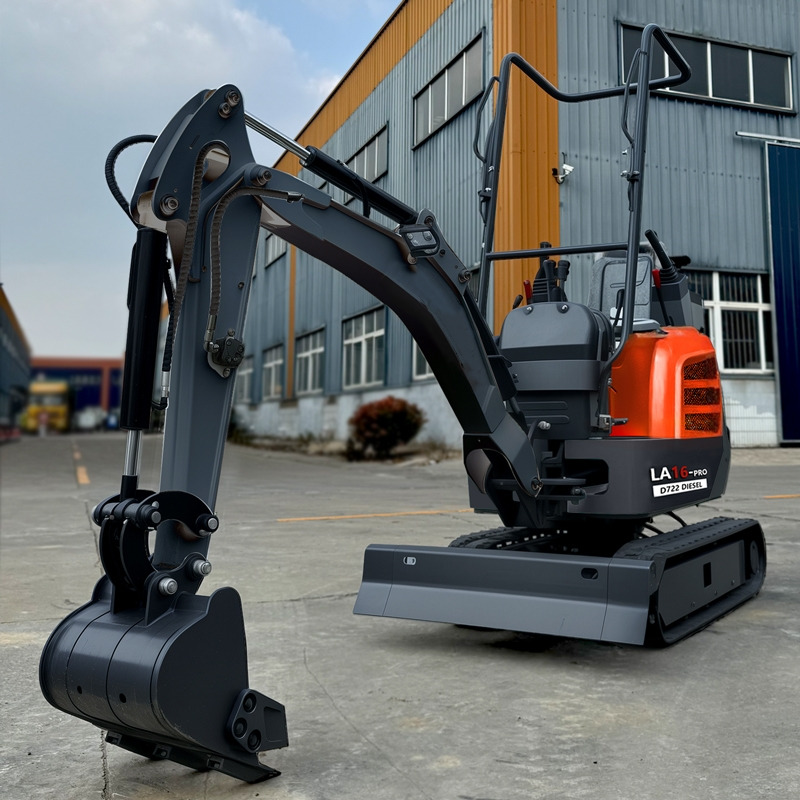 LEZUM LA16Pro Mini Excavator Digger Miniexcavadora EPA Kubota Engine Mini Excavator For Sale With Mini Excavator Attachment Set - Miniescavatore: foto 1 LEZUM LA16Pro Mini Excavator Digger Miniexcavadora EPA Kubota Engine Mini Excavator For Sale With Mini Excavator Attachment Set - Miniescavatore: foto 1