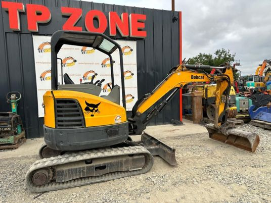Bobcat E26 Canopy à 18500 € HT - Miniescavatore: foto 5 Bobcat E26 Canopy à 18500 € HT - Miniescavatore: foto 5