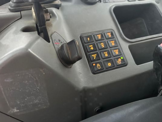 Miniescavatore Bobcat E35 Cabine à 22500 € HT: foto 8