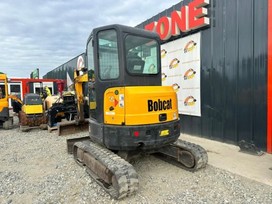 Bobcat E35 Cabine à 23500 € HT - Miniescavatore: foto 4 Bobcat E35 Cabine à 23500 € HT - Miniescavatore: foto 4