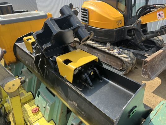 Godet de curage inclinable pour pelle 6T - 9T - Benna: foto 4 Godet de curage inclinable pour pelle 6T - 9T - Benna: foto 4