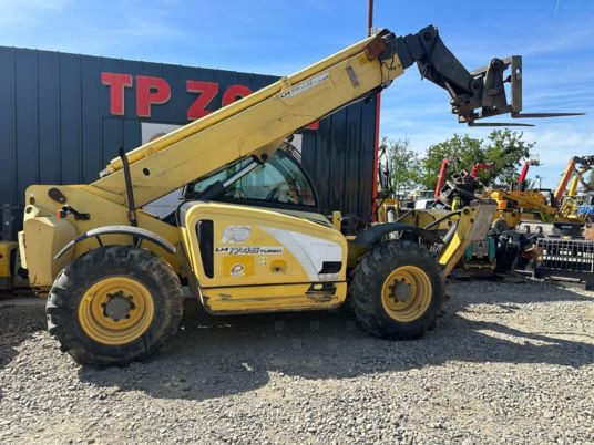 New Holland LM1745 - 17M - 4T5 à 29900 € HT - Sollevatore telescopico: foto 3 New Holland LM1745 - 17M - 4T5 à 29900 € HT - Sollevatore telescopico: foto 3