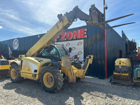 New Holland LM1745 - 17M - 4T5 à 29900 € HT - Sollevatore telescopico: foto 1 New Holland LM1745 - 17M - 4T5 à 29900 € HT - Sollevatore telescopico: foto 1