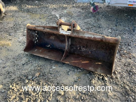 Godet de curage jcb - axe 45 mm - Benna per escavatore: foto 1 Godet de curage jcb - axe 45 mm - Benna per escavatore: foto 1