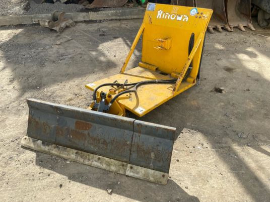 Lame bull pour mini dumper hinowa - Lama per Macchina da cantiere: foto 1 Lame bull pour mini dumper hinowa - Lama per Macchina da cantiere: foto 1