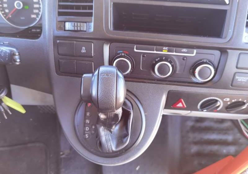 Autobus extraurbano VW T5 KUTSENITS CITY 17 miejsc siedzących 2013 rok: foto 15
