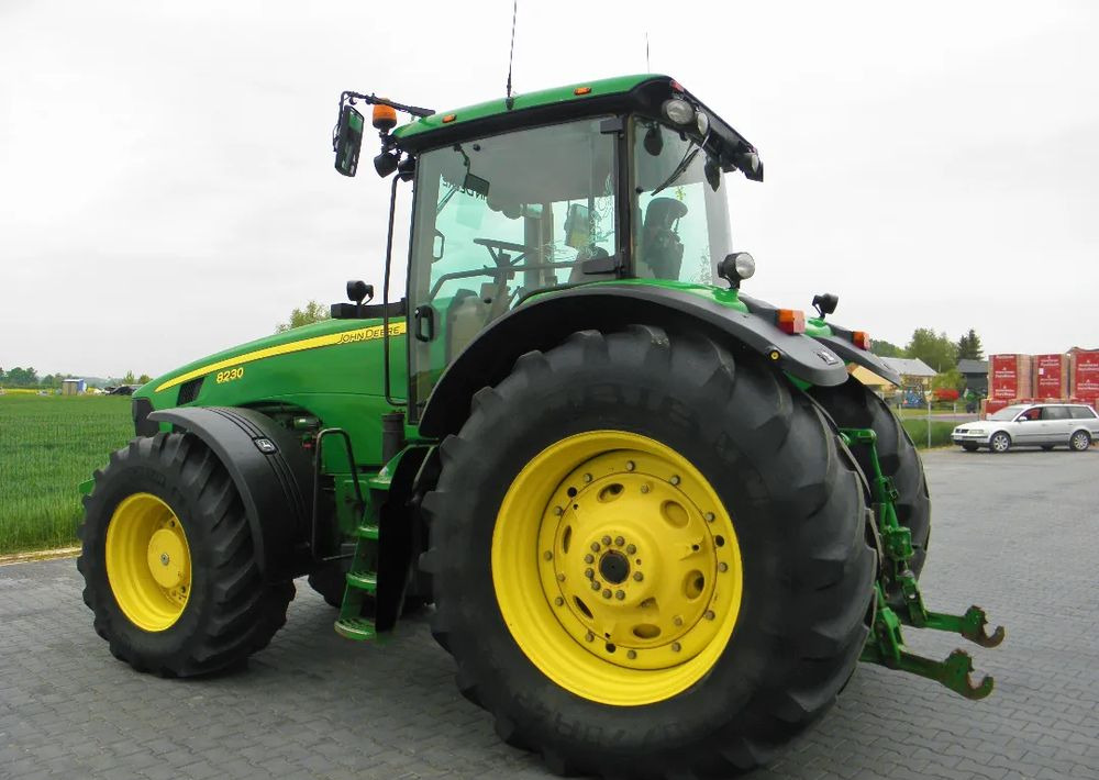 John Deere 8230 POWERSHIFT , Amortyzowna przednia os, Nie Malowany , Stan Bardzo Dobry - Trattore: foto 4 John Deere 8230 POWERSHIFT , Amortyzowna przednia os, Nie Malowany , Stan Bardzo Dobry - Trattore: foto 4