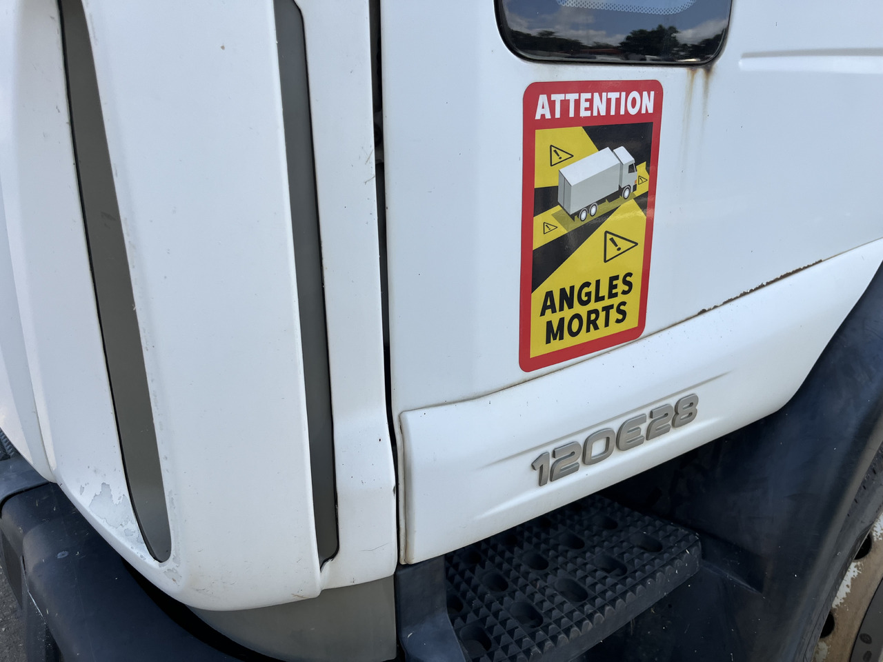 IVECO Eurocargo 120e28 - Autocarro furgonato: foto 4 IVECO Eurocargo 120e28 - Autocarro furgonato: foto 4