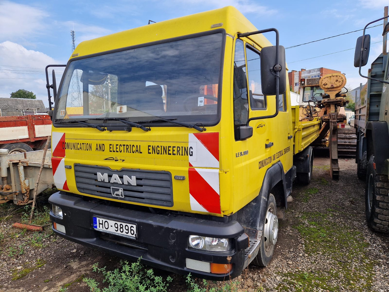MAN Le 8.180 - Autocarro ribaltabile: foto 1 MAN Le 8.180 - Autocarro ribaltabile: foto 1
