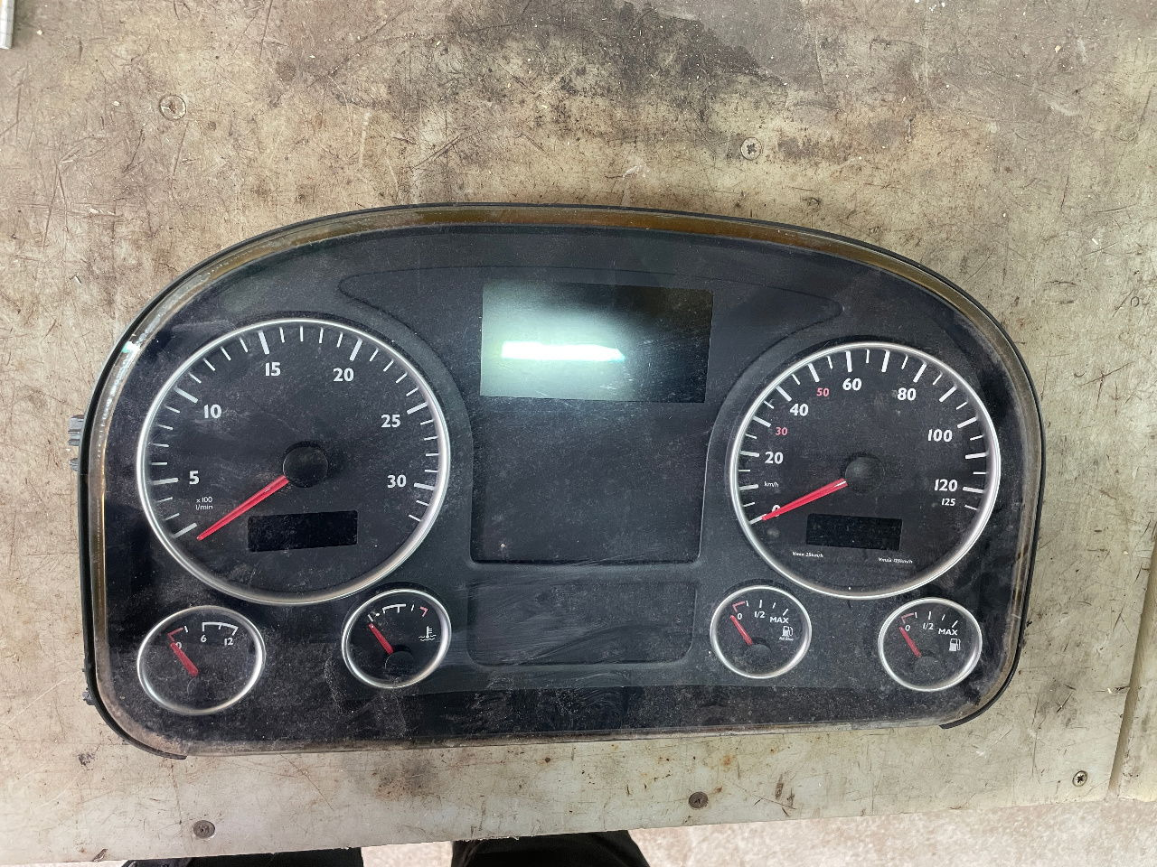 MAN MAN Lions City Kombiinstrument 81.272026224 81272026224 - Sistema elettrico per Camion: foto 1 MAN MAN Lions City Kombiinstrument 81.272026224 81272026224 - Sistema elettrico per Camion: foto 1