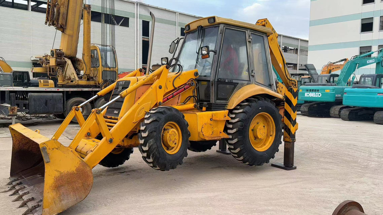 JCB 3CX - Terna: foto 1 JCB 3CX - Terna: foto 1
