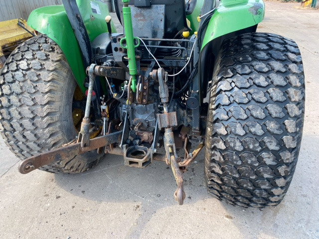 JOHN DEERE 4710 - Trattore: foto 5 JOHN DEERE 4710 - Trattore: foto 5