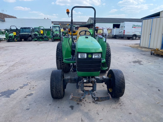JOHN DEERE 4710 - Trattore: foto 2 JOHN DEERE 4710 - Trattore: foto 2