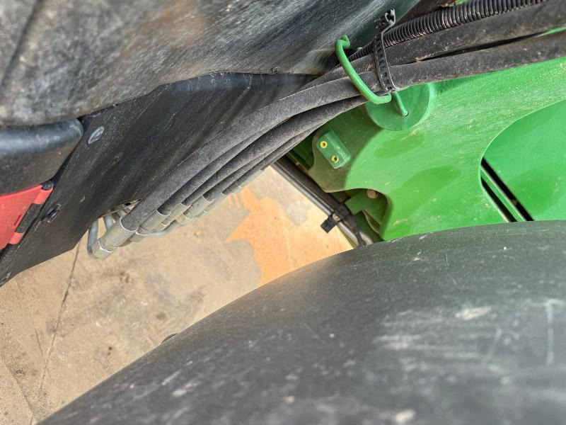 JOHN DEERE 643R - Caricatore frontale per trattori: foto 4 JOHN DEERE 643R - Caricatore frontale per trattori: foto 4