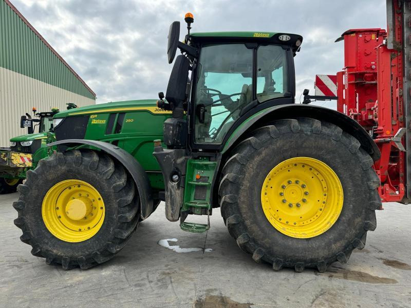 JOHN DEERE 6R250 - Trattore: foto 1 JOHN DEERE 6R250 - Trattore: foto 1