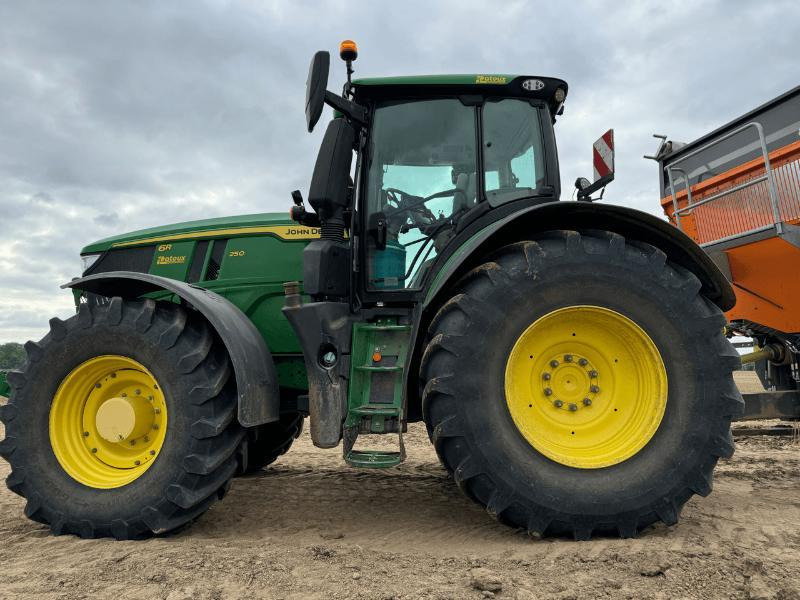 JOHN DEERE 6R250 - Trattore: foto 1 JOHN DEERE 6R250 - Trattore: foto 1