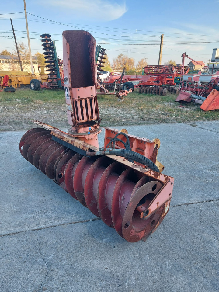 Freza zapada/Snow blower Assaloni pentru Buldoexcavator/Bobcat/Incatcator frontal - Fresa da neve per Macchina da cantiere: foto 4 Freza zapada/Snow blower Assaloni pentru Buldoexcavator/Bobcat/Incatcator frontal - Fresa da neve per Macchina da cantiere: foto 4